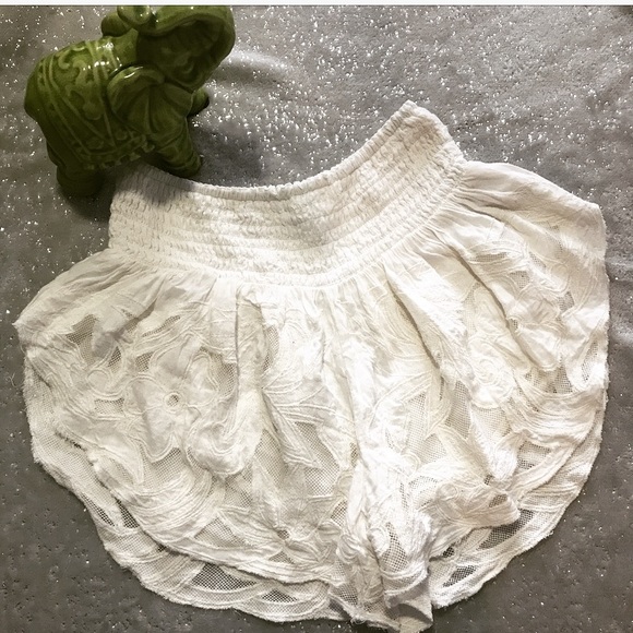 Free People Pants - FREE PEOPLE off white lace shorts